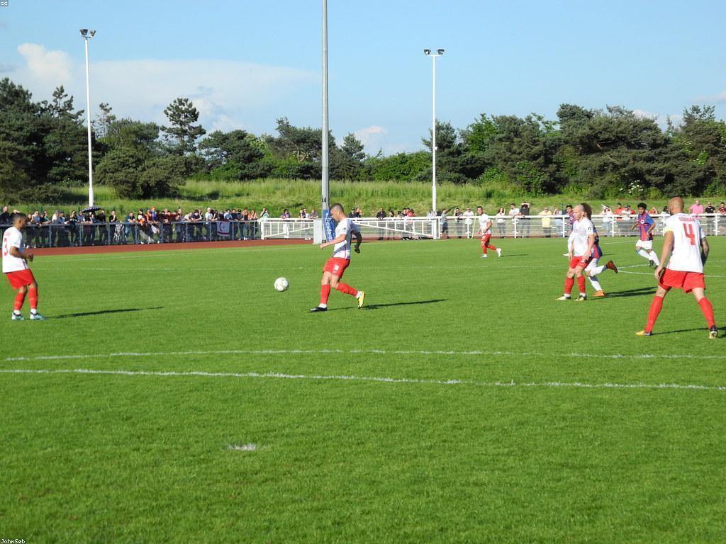 វិធីលេងបាល់ទាត់