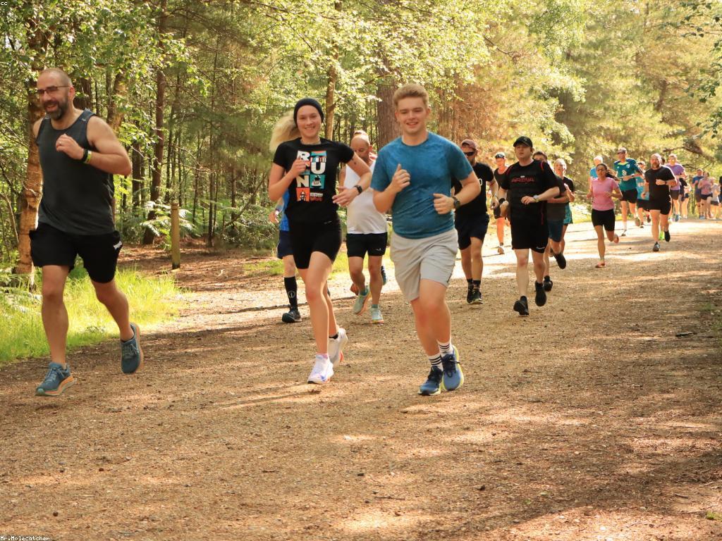 វិធីលេងក្នុងក្រុម ដើម្បីបង្កើតអារម្មណ៍សប្បាយសម្រាប់គ្រួសារ